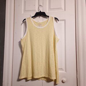 Ladies Top🌬FALL INTO SAVINGS